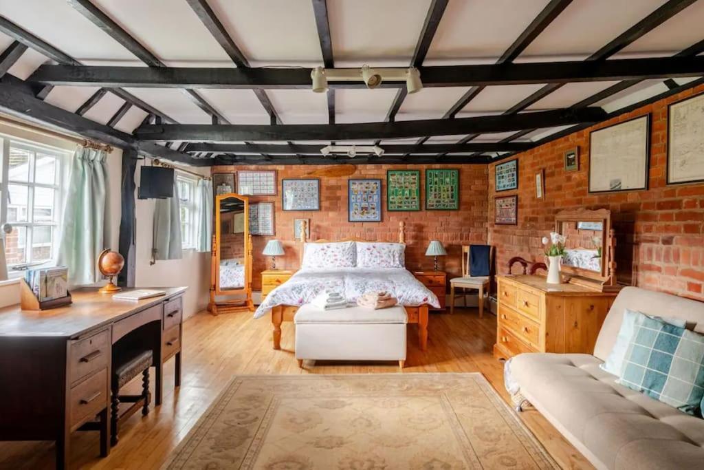 Cozy One-Bedroom Cottage In Great Tey Exterior foto